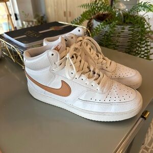 Nike women’s court vision mid sneaker - Sz 9